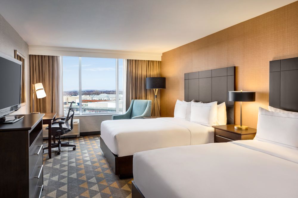 DOUBLETREE BY HILTON POINTE CLAIRE MONTREAL AIRPORT WEST Updated