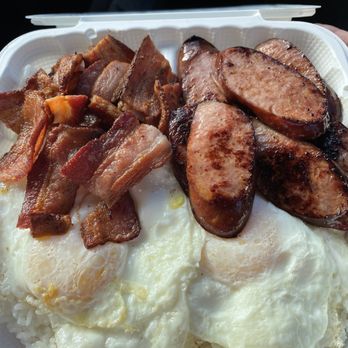 Lee's Breakfast - Polish sausage, bacon, egg and rice - Food Trucks Near Me - Waipahu, Hawaii