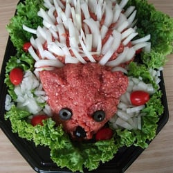 EDEKA Frischecenter Meyer - Zwiebelmett-Schweinchen :-) Zwiebelmett-Frühstück, gewonnen im RSH-Frühstücksclub, zur Verfügung gestellt von Edeka-Meyer