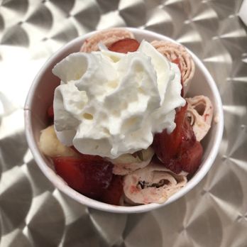 Polar Sweets - Strawberry crunch rolled ice cream - Desserts Near Me - Hinesville, Georgia Polar Sweets - Strawberry crunch rolled ice cream - Desserts Near Me - Hinesville, Georgia