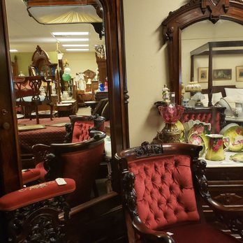 Salado Creek Antiques - Antiques Near Me - Salado, Texas