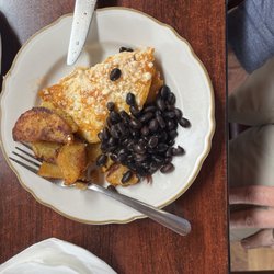 La Bodeguita - Huevos rancheros shared (split in 1/2)