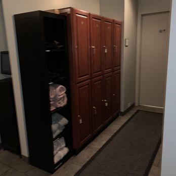 Vous Salon & Spa - Locker room - Hair Salons Near Me - Chicago, Illinois Vous Salon & Spa - Locker room - Hair Salons Near Me - Chicago, Illinois