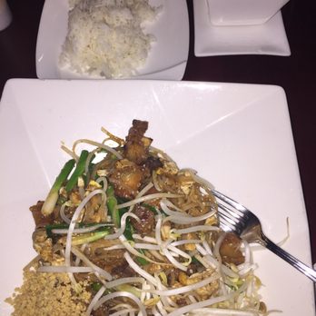 Spicy Shallot - Pad Thai w/ pork belly & white rice - Thai Near Me - Elmhurst, New York Spicy Shallot - Pad Thai w/ pork belly & white rice - Thai Near Me - Elmhurst, New York