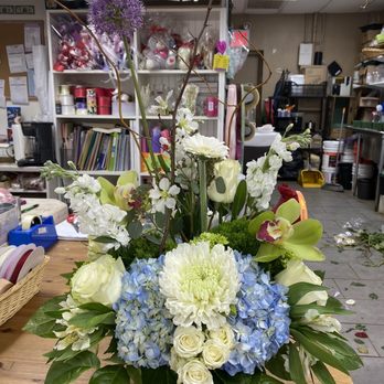 Tommy Flowers 2 - Flower arrangement for birthday - Florists Near Me - Syosset, New York