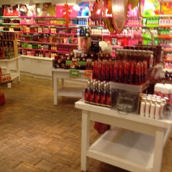 Bath & Body Works - Cosmetics & Beauty Supply Near Me - Bayside, New York