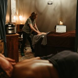 O.liv Body Bar - Couples Massage