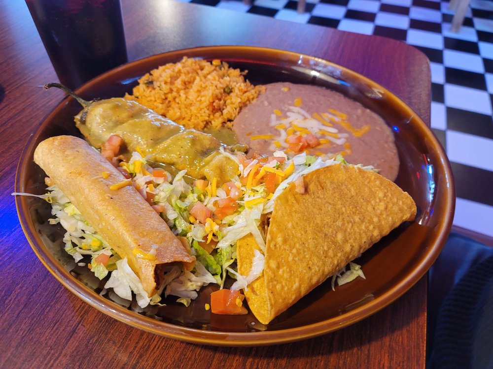 Tapatios Family Mexican Restaurant Logo