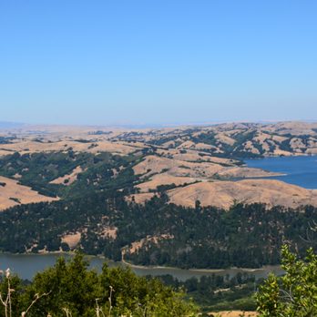 Seaview Trail At Inspiration Point - Briones Reservoir Vs. San Pablo (one has more algae than the other) - Hiking Near Me - Berkeley, California Seaview Trail At Inspiration Point - Briones Reservoir Vs. San Pablo (one has more algae than the other) - Hiking Near Me - Berkeley, California
