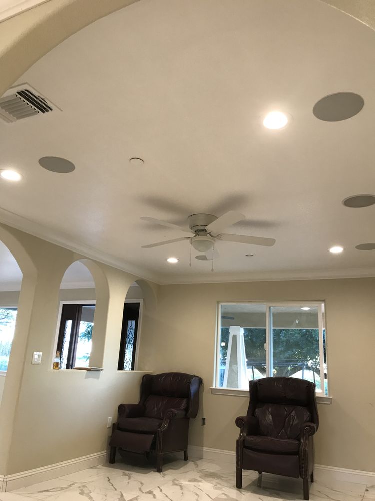 Slide of Tellez Elite Electrical Services