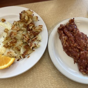 The Hot Skillet - Corned beef hash and eggs - Breakfast & Brunch Near Me - Paw Paw, Michigan The Hot Skillet - Corned beef hash and eggs - Breakfast & Brunch Near Me - Paw Paw, Michigan