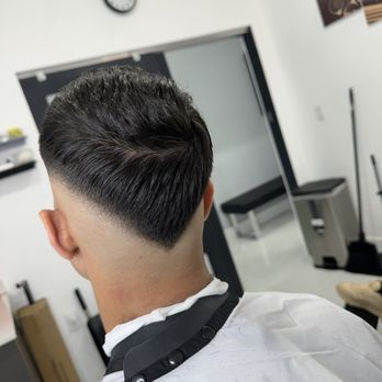 Acroz Haircuts - Barbers Near Me - Miami, Florida Acroz Haircuts - Barbers Near Me - Miami, Florida