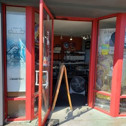 Stalking Dragon Games and Comics - Front door