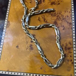 Gold Star Pawn & Loan - This is my chain those f.... Thieves stole from me