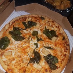 Pizza Hut - Buffalo chicken with spinach extra buffalo n boneless wings