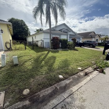 Classy Cuts Lawn Maintenance - Lawn Services Near Me - Lake Worth Beach, Florida