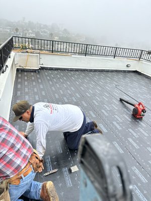 3G Tres Generaciones Roofing Logo