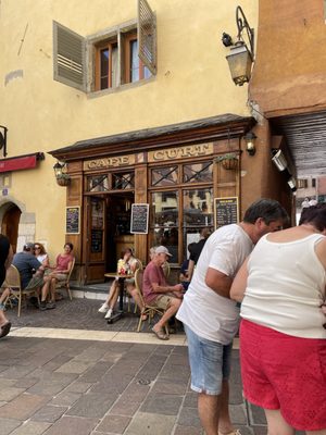 Café Curt by null