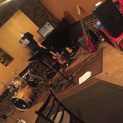 Cicerelli's Park East Steakhouse - Place for a live band while you eat