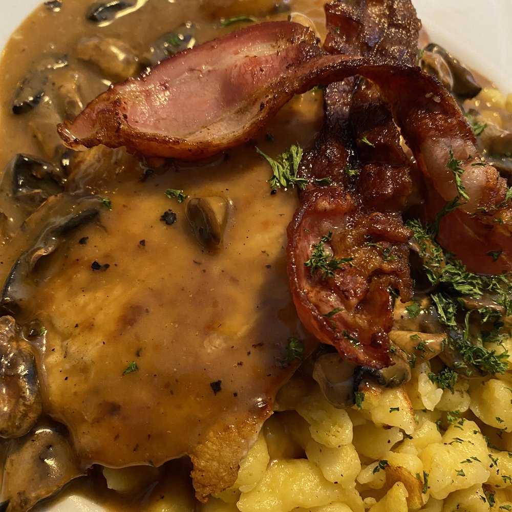 Rose - Schlemmerschnitzel with spaetzle - Bavarian Near Me - Kaufbeuren, BY