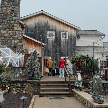 The White Horse Inn - Outside walking up from parking lot - American Near Me - Metamora, Michigan