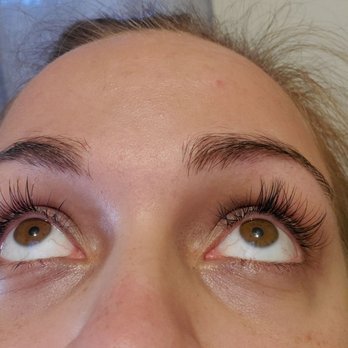 Volume Eyelash - 3 weeks after application still looking good - Eyelash Service Near Me - Rockville Centre, New York