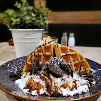 A Corner Cafe - Oreo & Chocolate Waffle - Cafes Near Me - Markham, Ontario