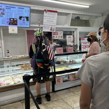 Leonard's Bakery - Bakeries Near Me - Honolulu, Hawaii