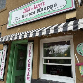 Jenn & Larry's - Ice Cream & Frozen Yogurt Near Me - Stratford, Ontario Jenn & Larry's - Ice Cream & Frozen Yogurt Near Me - Stratford, Ontario