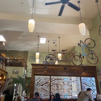 Linn's Restaurant - Interior - American Near Me - Cambria, California