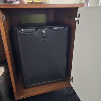 Le Meridien Indianapolis - Mini fridge - Hotels Near Me - Indianapolis, Indiana