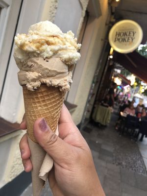 Eispatisserie Hokey Pokey by null
