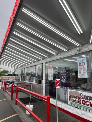 Leon's Frozen Custard by null
