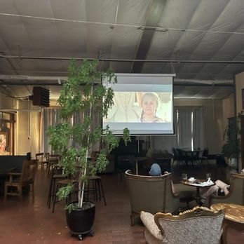Mount Shasta Brewing - Cool vintage vibe. Movie showing. Game tables. Couches and comfy chairs all around. - Brewpubs Near Me - Weed, California