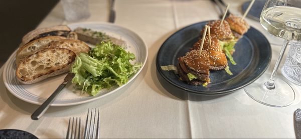 The Studio Kitchen & Cocktails by null