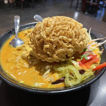 Bow Thai Restaurant - Khao soi - Thai Near Me - Toronto, Ontario