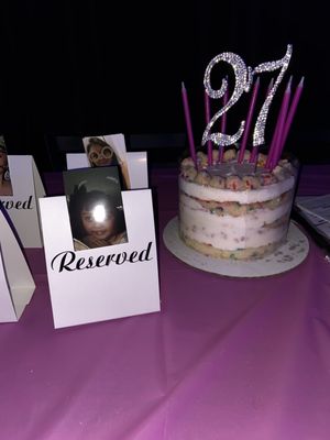 D's Keys Dueling Pianos & Sing Along Bar by null