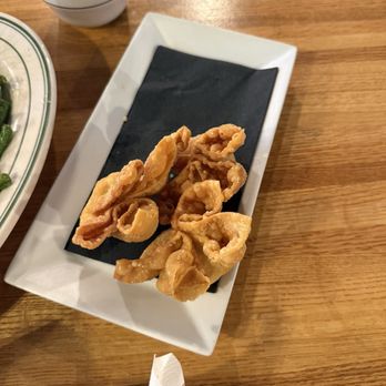 MCCB Chicago 时尚食谱 - 4 Pieces Crispy Crab Rangoon - Szechuan Near Me - Chicago, Illinois