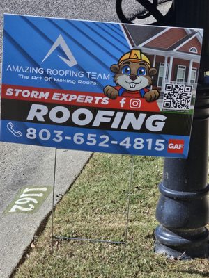 Amazing Roofing Team Logo