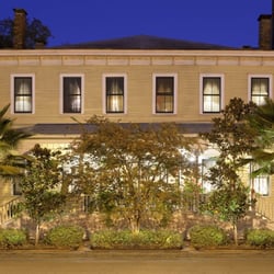Green Palm Inn - Green Palm Inn, an historic Savannah, lazy-delightful Gingerbread cottage ... now a 4-bedroom Savannah bed and breakfast inn