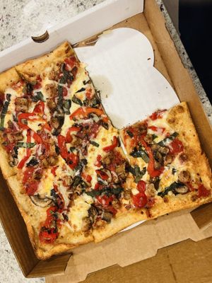 Williamsburg Pizza by null