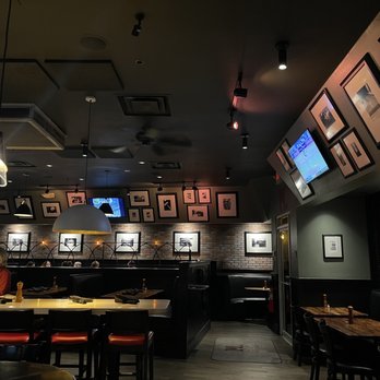 Marlow's Tavern - the interior of marlow's - New American Near Me - Alpharetta, Georgia Marlow's Tavern - the interior of marlow's - New American Near Me - Alpharetta, Georgia