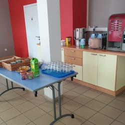 Auberge de Jeunesse Centre Pierre Cardinal - Salle du petit déjeuner - libre service