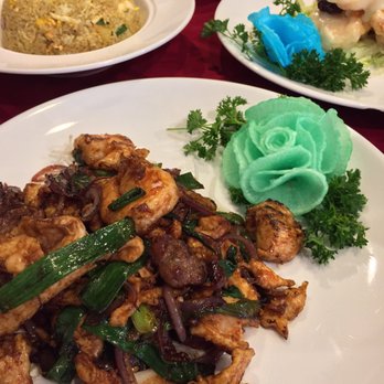 Kam Luang Kitchen - Chef's specialty with shrimp, chicken, and beef, over crunchy rice noodles - Chinese Near Me - Somerset, New Jersey