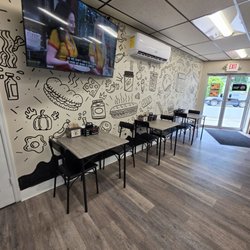 Seating to eat breakfast or lunch