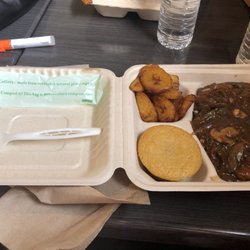 Willowbeez SoulVeg - Brownstew Bella with plantains & corn muffin- yum  - earth-friendly container and fork a plus!