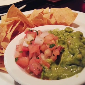 Casa Sanchez - Complimentary tortilla chips with guac, pico de gallo and salsa roja. Excellent! - Mexican Near Me - Los Angeles, California Casa Sanchez - Complimentary tortilla chips with guac, pico de gallo and salsa roja. Excellent! - Mexican Near Me - Los Angeles, California