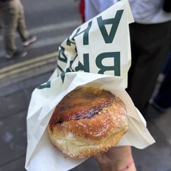 Borough Market - Creme brulee donut from Bread Ahead - Farmers Market Near Me - London, XGL