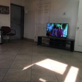Discount Auto Glass - Large tv with plenty of movies to watch. - Auto Glass Services Near Me - Bakersfield, California Discount Auto Glass - Large tv with plenty of movies to watch. - Auto Glass Services Near Me - Bakersfield, California