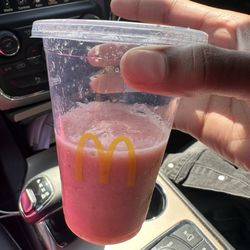 McDonald's - Mind you this is how the smoothie was given to me. Where the fuck is the rest? Shit stupid asf.